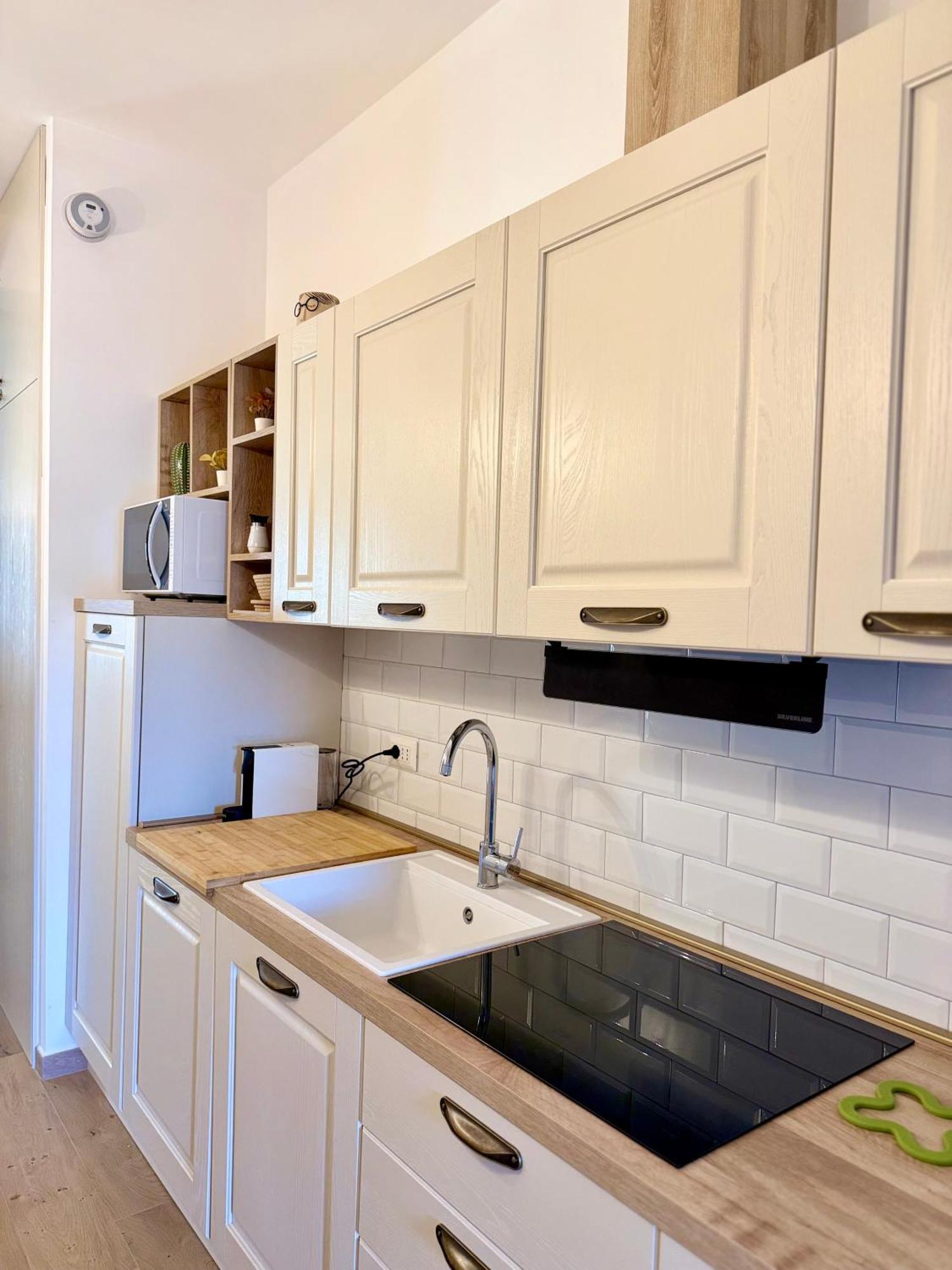 Holi Apartment *
